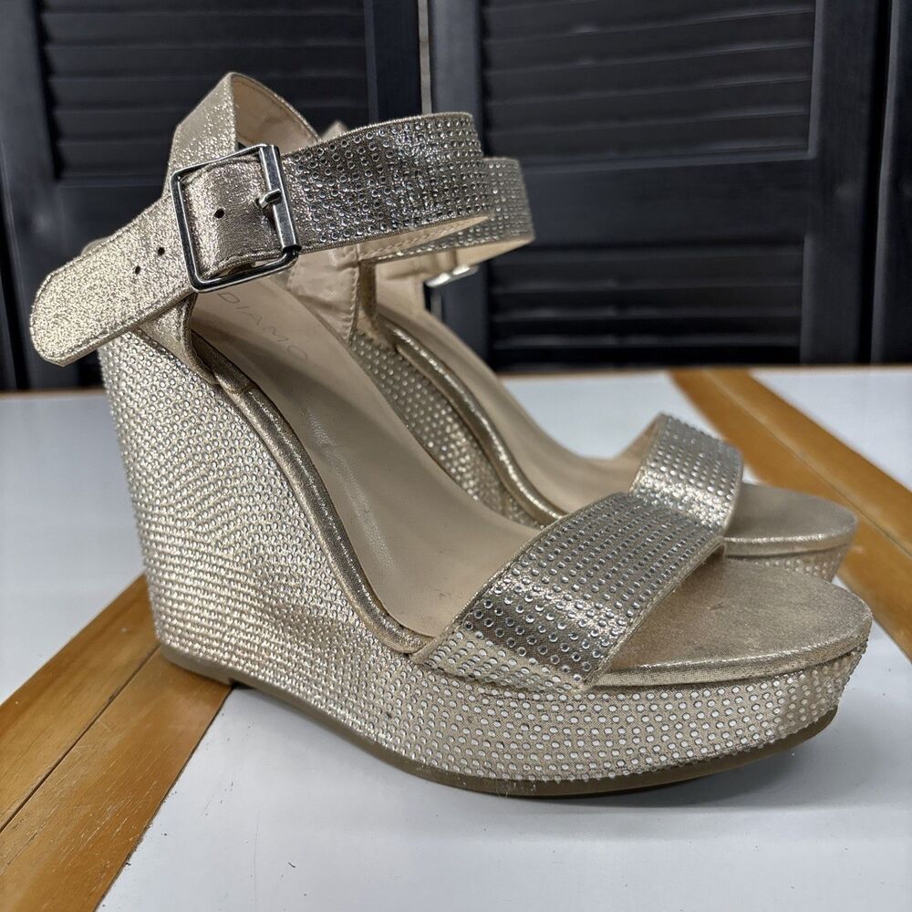 Andiamo Sandals Size 7 Wide Strap With Backstrap Thick Platform Soles Gold Tone